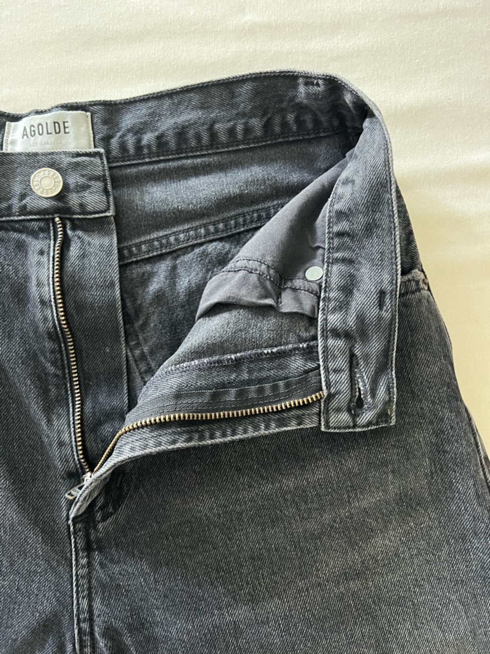 RESERVED Agolde Pinch Waist Short in Paranormal - Picture 7 of 14